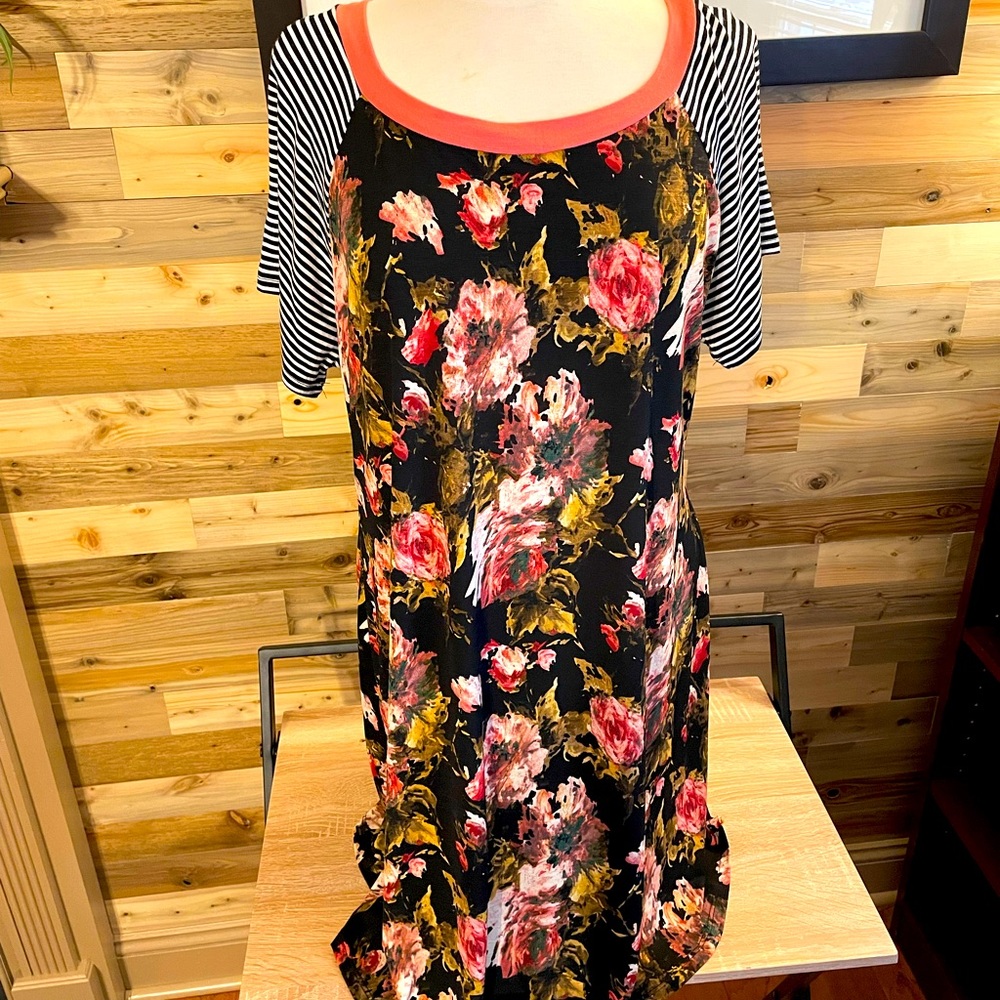 2 XL dress from Emerald